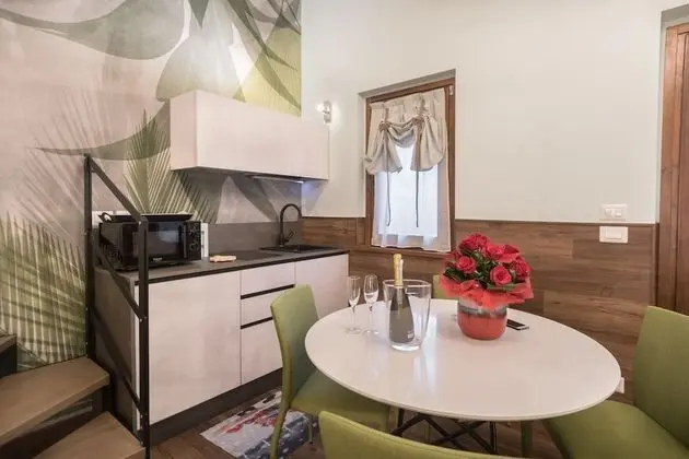 Luxury Süit, Birden Çok Yatak, Sıcak Su Havuzu, Avlu Manzaralı (Raphael)