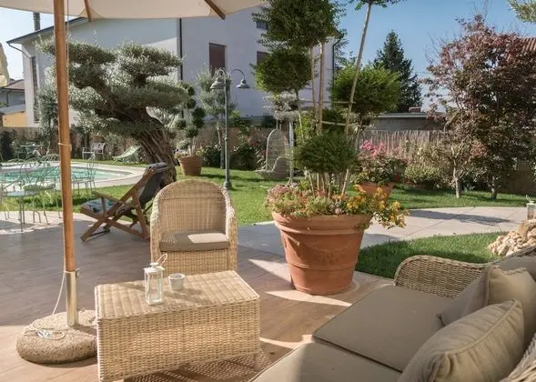 Luxury Süit, Birden Çok Yatak, Sıcak Su Havuzu, Avlu Manzaralı (Raphael)