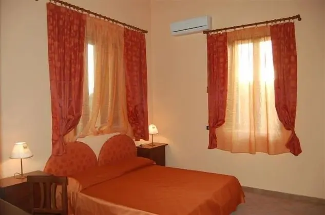 Standard Tek Büyük veya İki Ayrı Yataklı Oda, 1 Yatak Odası, Banyolu/Duşlu, Bahçe Manzaralı