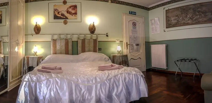 Dört Kişilik Oda (Private External Bathroom)