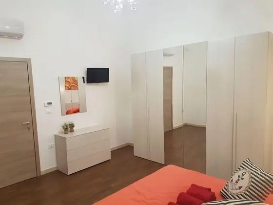 Tek Büyük Yataklı Oda, Ortak Banyo