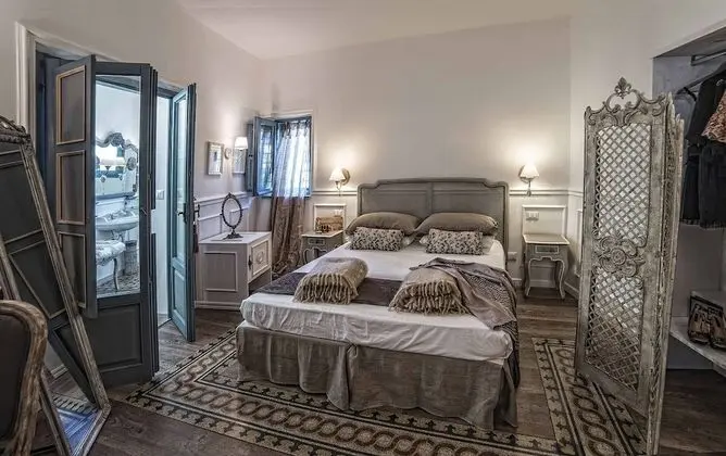 Deluxe Tek Büyük Yataklı Oda, Özel Banyo, Bahçeli (Nòstos)