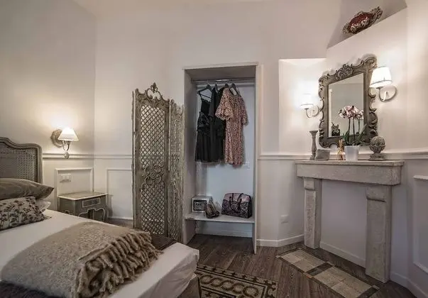 Deluxe Tek Büyük Yataklı Oda, Özel Banyo, Bahçeli (Nòstos)