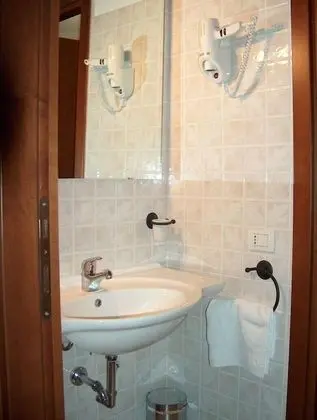 Comfort Büyük Yataklı Tek Kişilik Oda, Özel Banyo