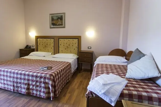 Standard Üç Kişilik Oda