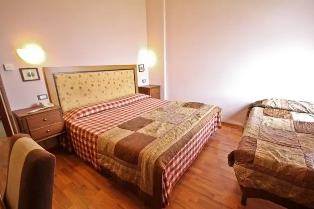 Standard Üç Kişilik Oda