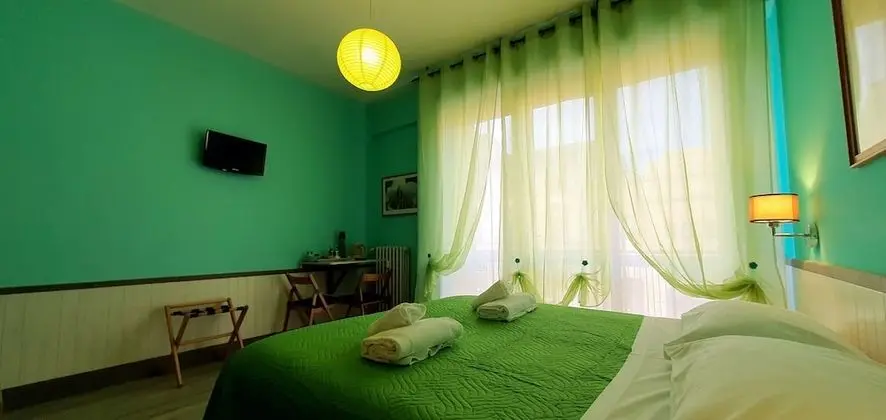 Deluxe Üç Kişilik Oda, Banyolu/Duşlu, Şehir Manzaralı