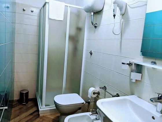 Basic Tek Büyük Yataklı Oda