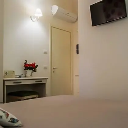 Superior Tek Büyük Yataklı Oda, Balkon, Şehir Manzaralı