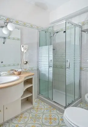 Standard Üç Kişilik Oda