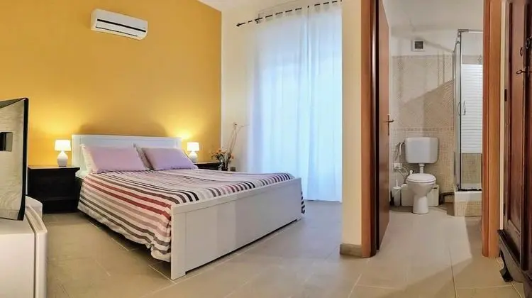 Üç Kişilik Oda
