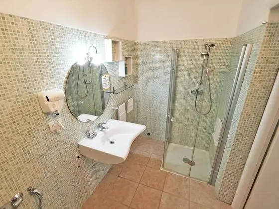Deluxe Tek Büyük Yataklı Oda, Engellilere Uygun