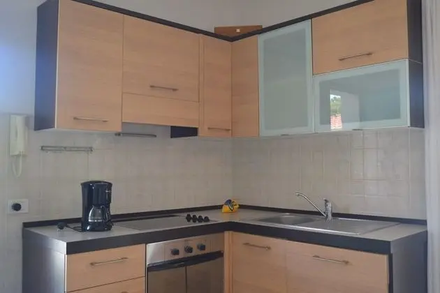 Family Apart Daire, 1 Çift Kişilik Yatak ve Çekyat, Bahçeli (Il Glicine 2)