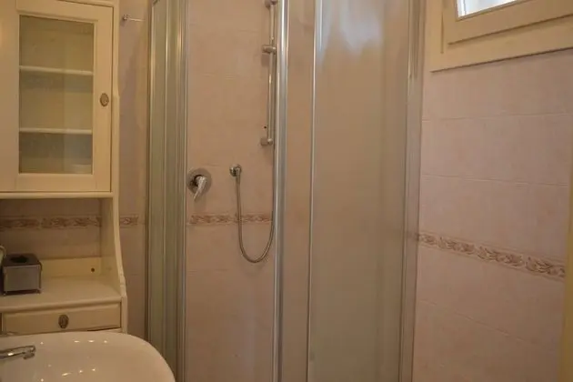 Family Apart Daire, 1 Çift Kişilik Yatak ve Çekyat, Bahçeli (Il Glicine 2)