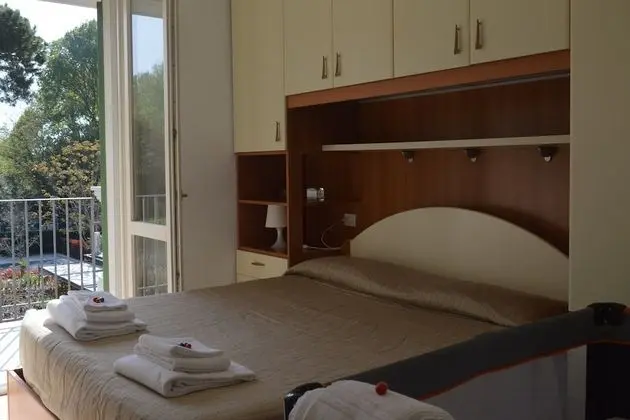 Family Apart Daire, 1 Çift Kişilik Yatak ve Çekyat, Bahçeli (Il Glicine 2)