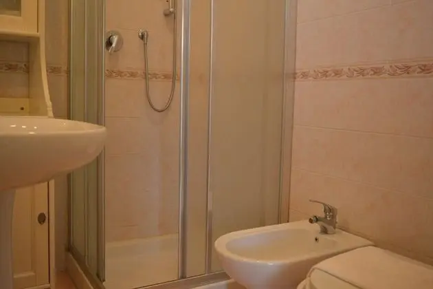 Family Apart Daire, 1 Çift Kişilik Yatak ve Çekyat, Bahçeli (Il Glicine 2)