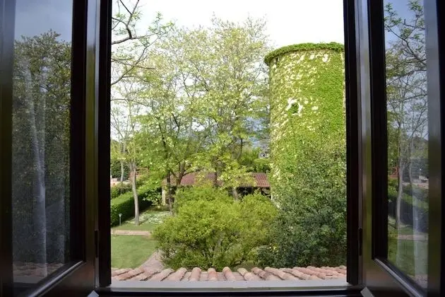 Büyük Yataklı Tek Kişilik Oda
