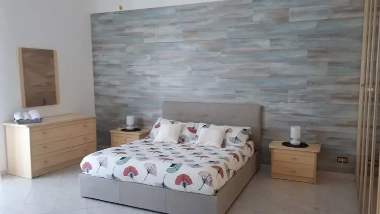 Dört Kişilik Oda, Deniz Manzaralı