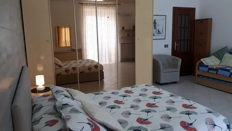 Dört Kişilik Oda, Deniz Manzaralı