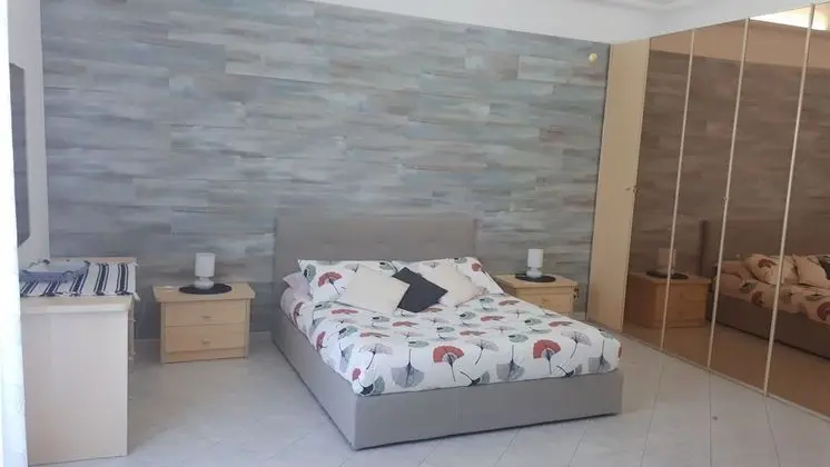 Dört Kişilik Oda, Deniz Manzaralı
