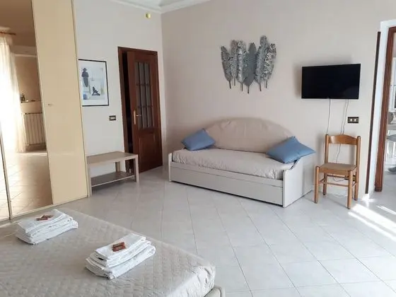 Dört Kişilik Oda, Deniz Manzaralı