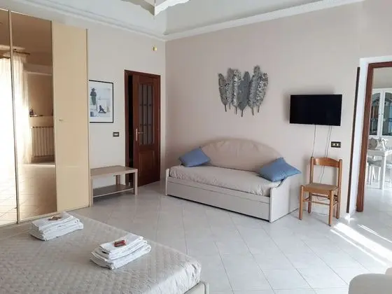 Dört Kişilik Oda, Deniz Manzaralı