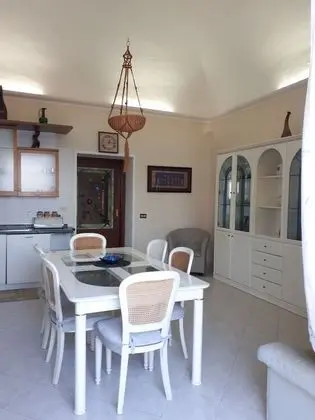 Dört Kişilik Oda, Deniz Manzaralı