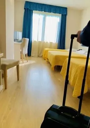 Üç Kişilik Oda