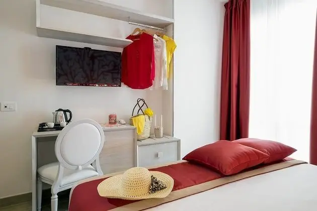 Tek Büyük Yataklı Oda (Corallo)