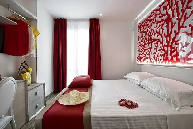 Tek Büyük Yataklı Oda (Corallo)