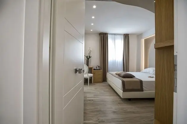 Tek Büyük Yataklı Oda (Sabbia)