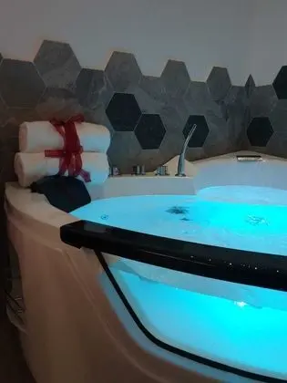 Tek Büyük Yataklı Oda (Peonia)