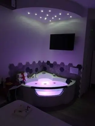 Tek Büyük Yataklı Oda (Peonia)