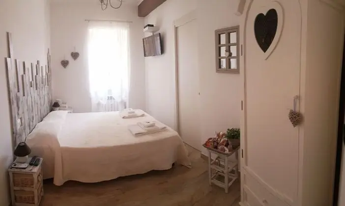 Tek Büyük veya İki Ayrı Yataklı Oda (3)