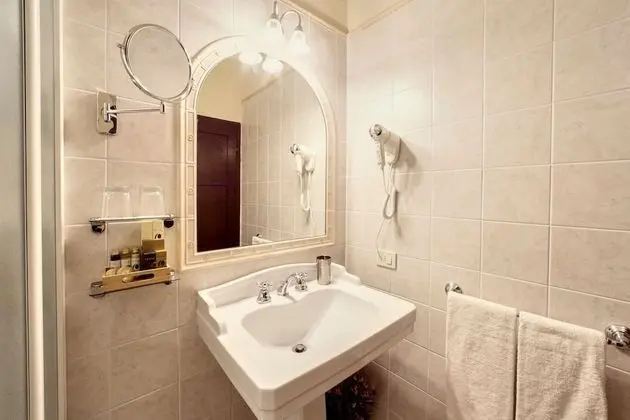 Deluxe Tek Büyük Yataklı Oda (Santa Maria della Scala)