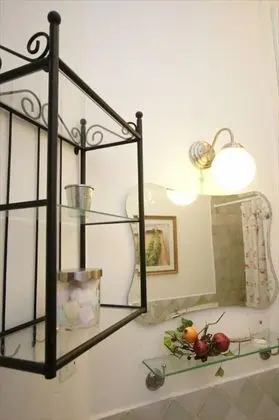 Tek Büyük veya İki Ayrı Yataklı Oda, Sigara İçilmez, Ortak Banyo (Tulipano)