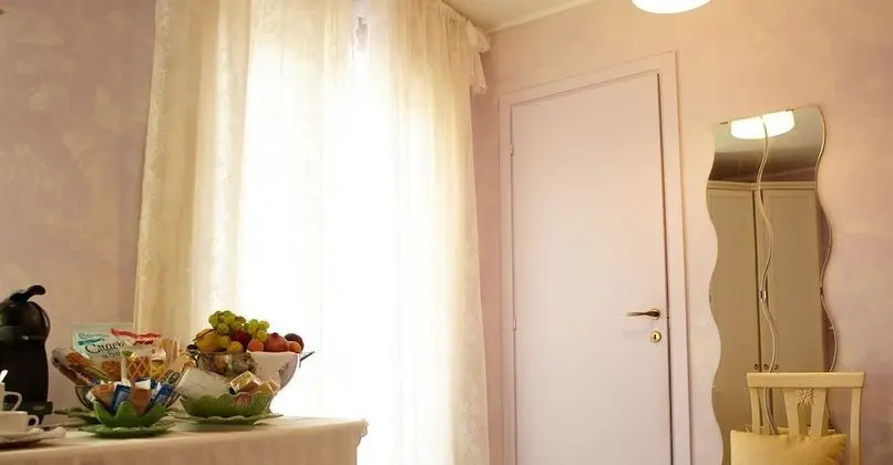 Büyük Yataklı Tek Kişilik Oda, Tepe Manzaralı