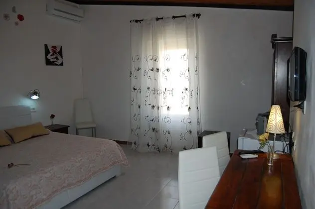 Üç Kişilik Oda