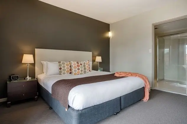 Superior One Bedroom Apartment