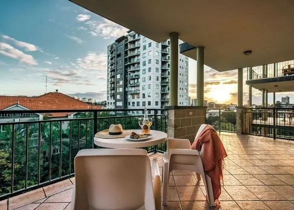 Superior One Bedroom Apartment