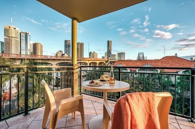 Superior One Bedroom Apartment