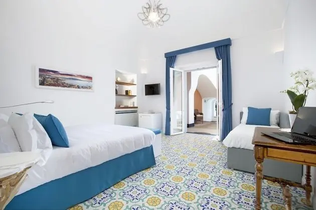 Üç Kişilik Oda, Veranda