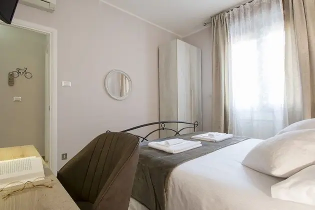 Classic Tek Büyük Yataklı Oda