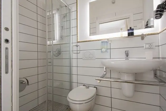 Classic Tek Büyük Yataklı Oda