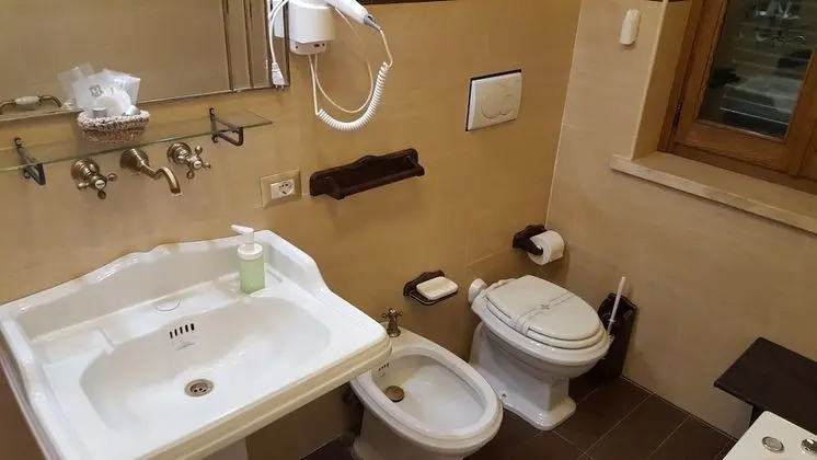 Superior Tek Büyük Yataklı Oda, Göl Manzaralı