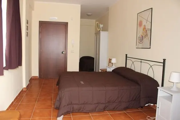 Üç Kişilik Oda, Birden Çok Yatak, Sigara İçilmez