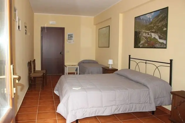 Üç Kişilik Oda, Birden Çok Yatak, Sigara İçilmez