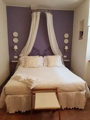 Honeymoon Tek Büyük Yataklı Oda