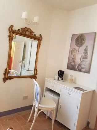 Honeymoon Tek Büyük Yataklı Oda