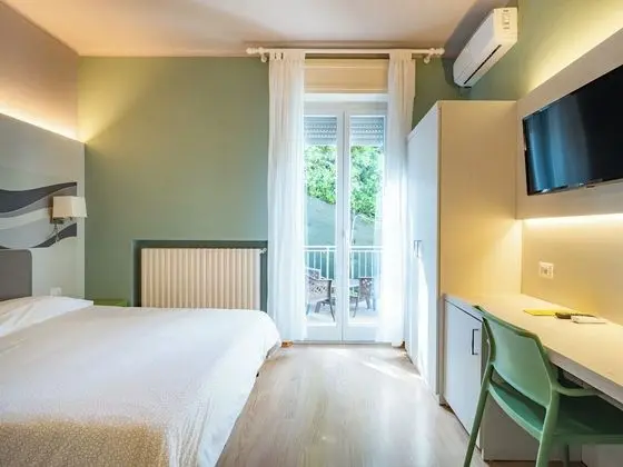 Standard Üç Kişilik Oda, Balkon
